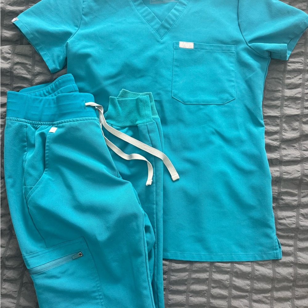 Bright Teal Scrub Set - V-Neck Top & Drawstring Pants